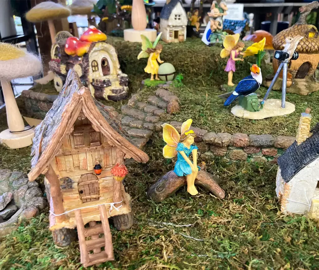 Image of fairies and fairy houses at Dutch Plant Farm